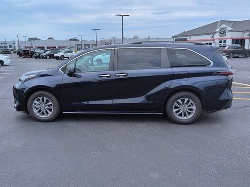 Certified 2024 Toyota Sienna XLE w/ XLE Plus Package FWD image 4