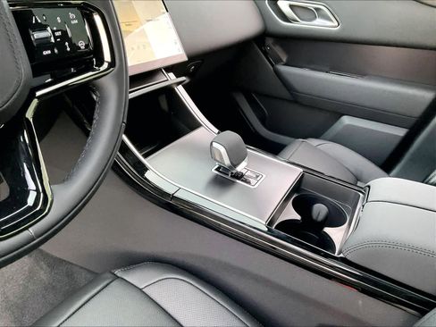 New 2026 Land Rover Range Rover Velar Dynamic SE AWD/4WD image 10