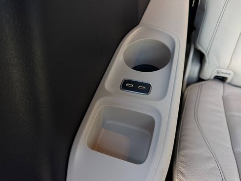 Used 2025 Mercedes-Benz GLS 450 4MATIC, w/ HUD, TRAILER HITCH, image 27