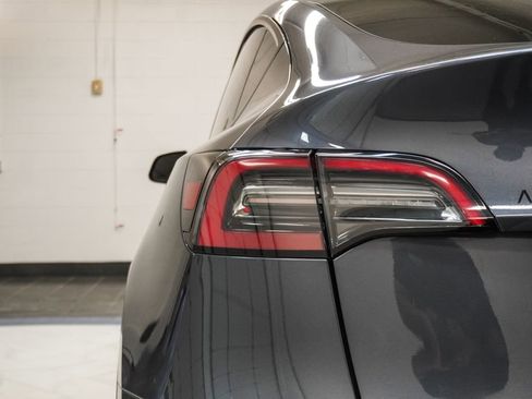Used 2023 Tesla Model Y Long Range AWD/4WD image 34