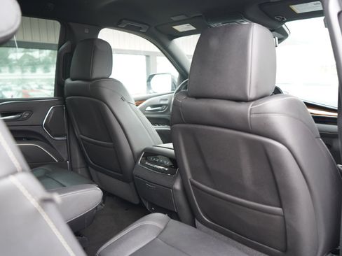 Used 2022 Cadillac Escalade Luxury image 56