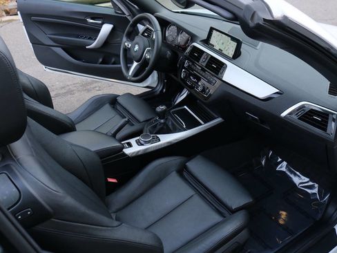 Used 2018 BMW M240i M240i 2dr Convertible image 18