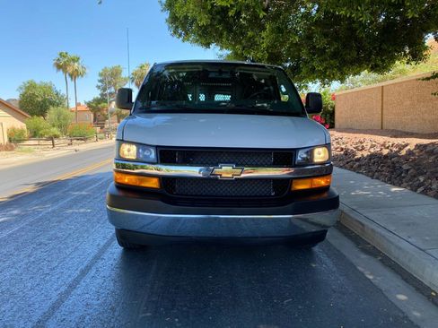 Used 2025 Chevrolet Express 2500 w/ Driver Convenience Package RWD image 3