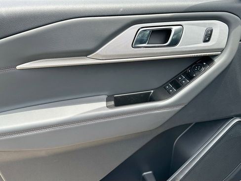 New 2026 Ford Explorer Active RWD image 13