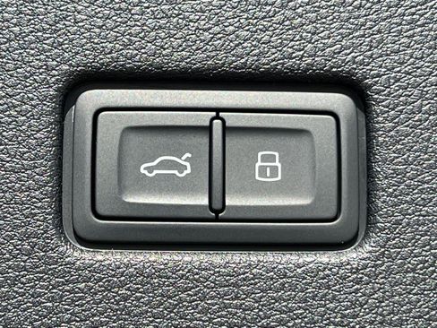 New 2025 Audi SQ8 Prestige image 14