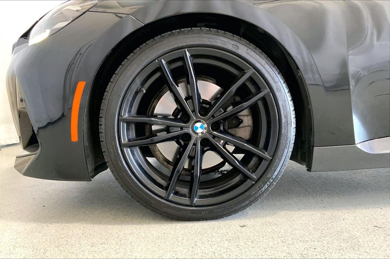 Used 2022 BMW 230i Coupe w/ M Sport Package RWD image 6