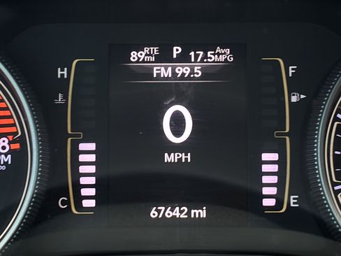 Used 2020 Jeep Cherokee Latitude Plus w/ Cold Weather Group AWD/4WD image 25