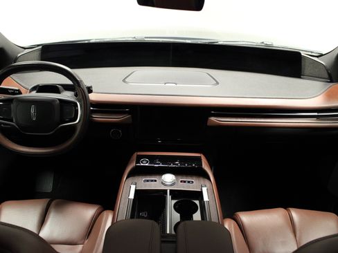 Used 2025 Lincoln Navigator Reserve AWD/4WD image 25
