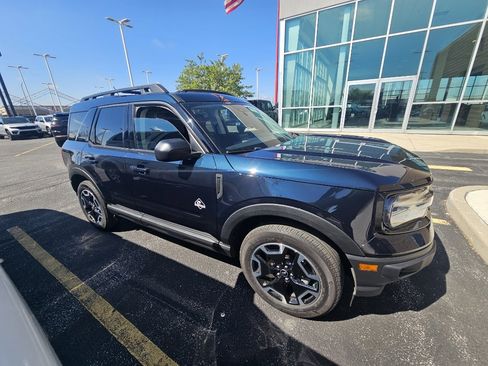 Used 2023 Ford Bronco Sport Outer Banks w/ Tech Package AWD/4WD image 4