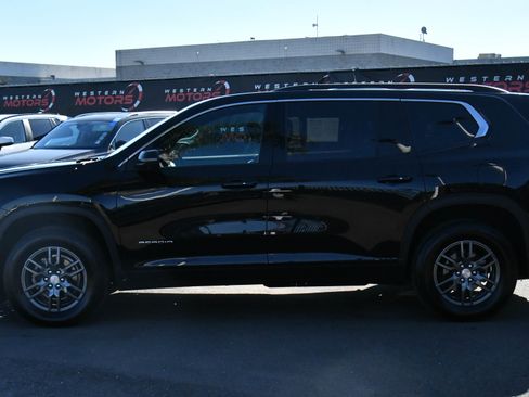 Used 2025 GMC Acadia Elevation image 4