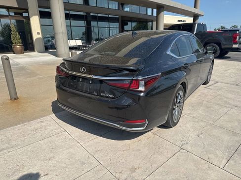 Certified 2024 Lexus ES 300h w/ Technology Package FWD image 3