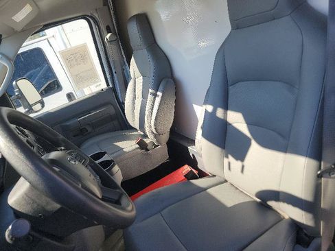 Used 2024 Ford E-350 and Econoline 350 Super Duty RWD image 11