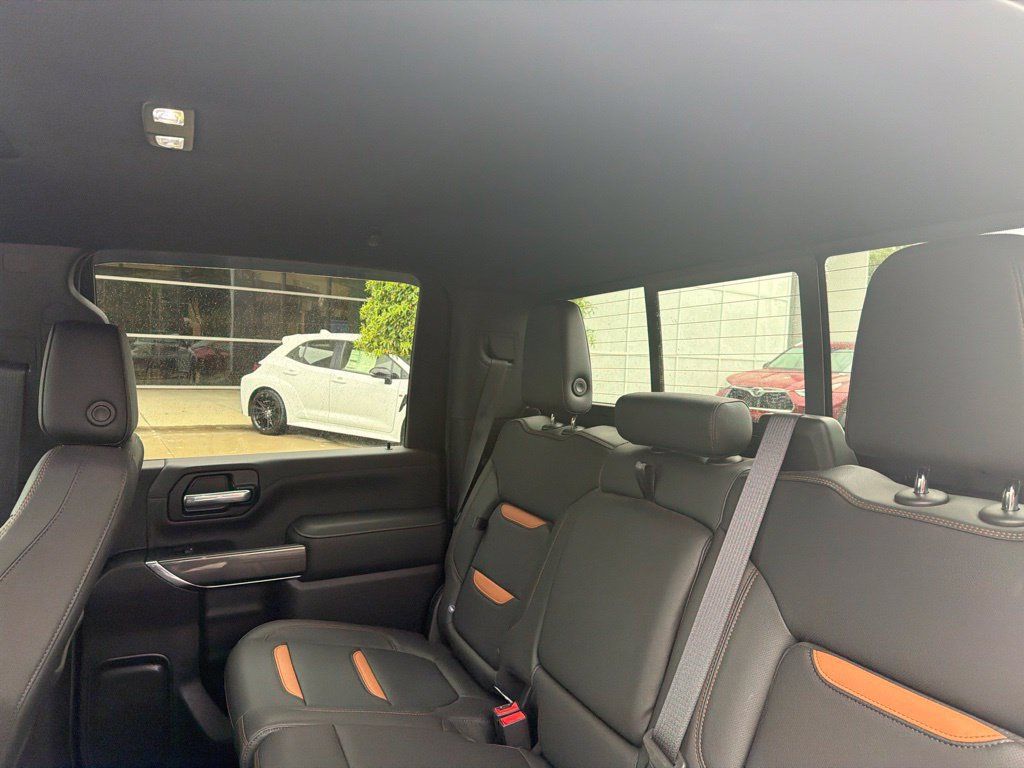 Used 2022 GMC Sierra 2500 AT4 w/ AT4 Preferred Package AWD/4WD image 7