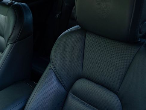 Certified 2025 Porsche Macan image 25