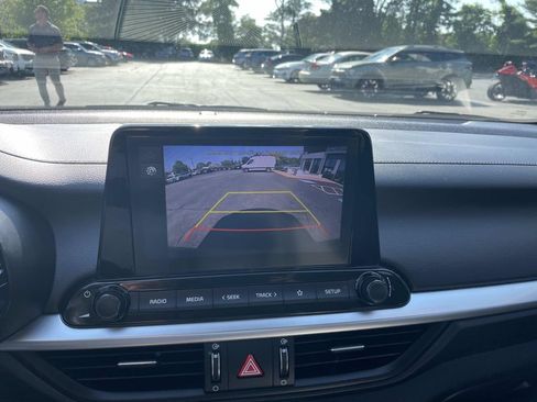Used 2024 Kia Forte LXS w/ LXS Technology Package FWD image 21