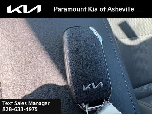 Certified 2025 Kia Niro EX Touring FWD image 28