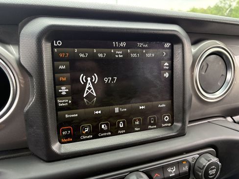 Used 2021 Jeep Wrangler Unlimited Sahara AWD/4WD image 36