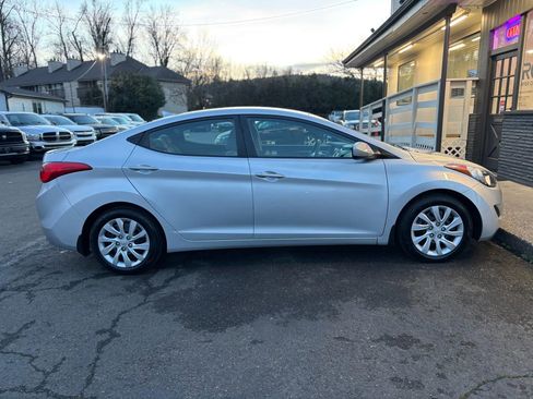 Used 2012 Hyundai Elantra GLS FWD image 5