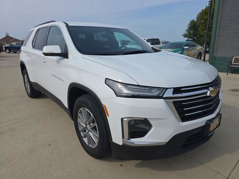 Used 2023 Chevrolet Traverse LT FWD image 7