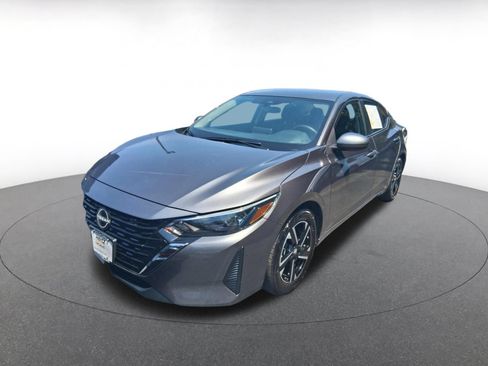 Used 2025 Nissan Sentra SV FWD image 3
