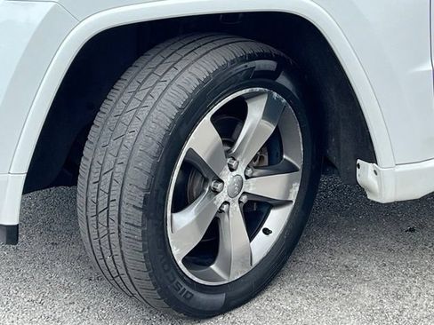 Used 2015 Jeep Grand Cherokee Overland AWD/4WD image 3