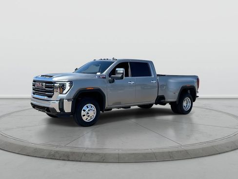 Used 2024 GMC Sierra 3500 SLT AWD/4WD image 4