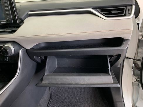 Used 2021 Toyota RAV4 XLE w/ XLE Grade Weather Package image 29