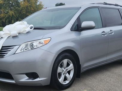 Used 2017 Toyota Sienna LE