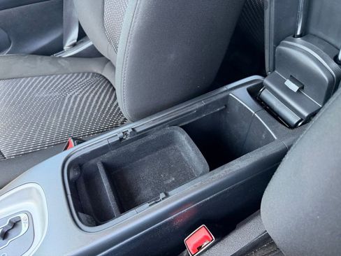 Used 2020 Dodge Journey SE w/ SE Popular Equipment Group FWD image 24
