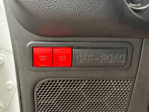 Used 2015 Jeep Wrangler Unlimited Rubicon AWD/4WD image 31