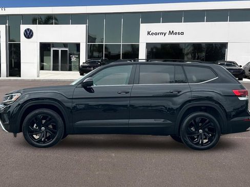 Used 2023 Volkswagen Atlas SE w/ Black Wheel Package FWD image 7
