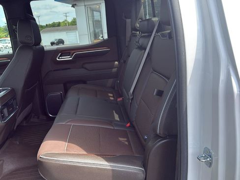 Used 2022 GMC Sierra 1500 Denali w/ Denali Reserve Package AWD/4WD image 23