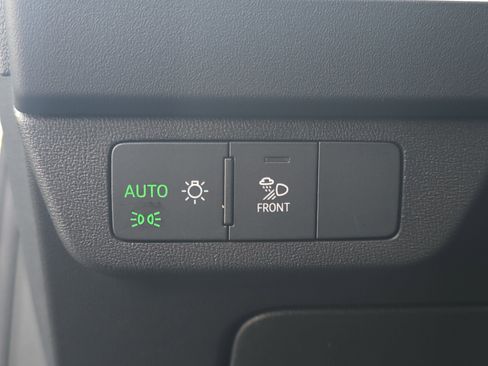 Used 2023 Audi Q4 e-tron Prestige w/ Black Optic Package image 26