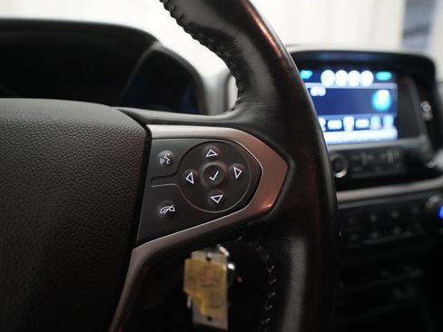 Used 2017 Chevrolet Colorado Z71 AWD/4WD image 17