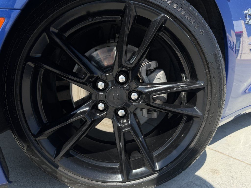 Used 2021 Chevrolet Camaro LT w/ RS Package RWD image 9