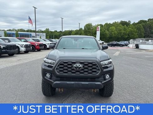 Used 2021 Toyota Tacoma TRD Off-Road w/ TRD Premium Off Road Package AWD/4WD image 3