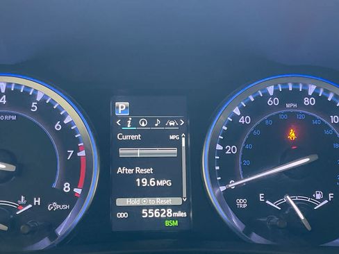 Used 2019 Toyota Highlander SE w/ Carpet Mat Package (TMS) AWD/4WD image 15