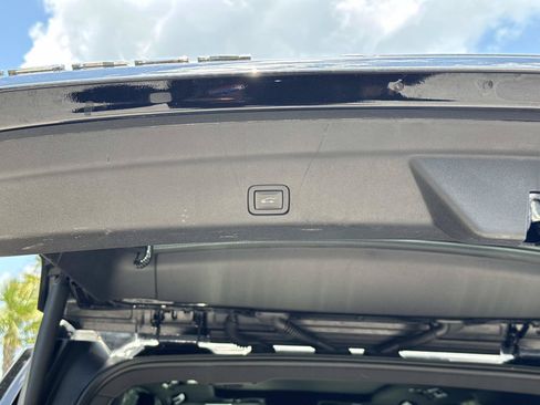 Used 2023 GMC Yukon Denali w/ Max Trailering Package AWD/4WD image 12