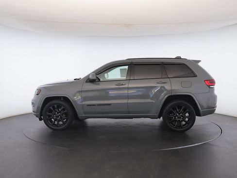 Used 2020 Jeep Grand Cherokee Altitude image 19