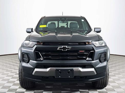 Used 2025 Chevrolet Colorado Trail Boss AWD/4WD image 2