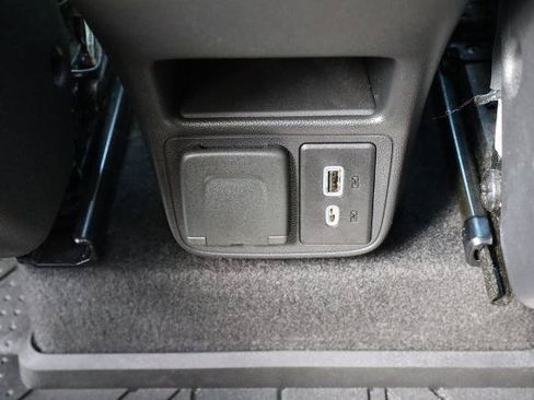Used 2021 Chevrolet TrailBlazer RS w/ Convenience Package FWD image 29
