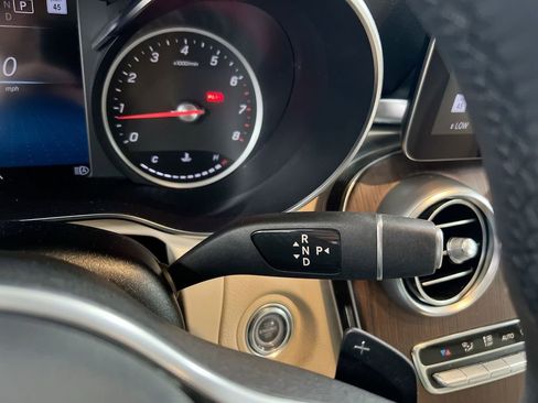 Used 2022 Mercedes-Benz GLC 300 4MATIC image 17