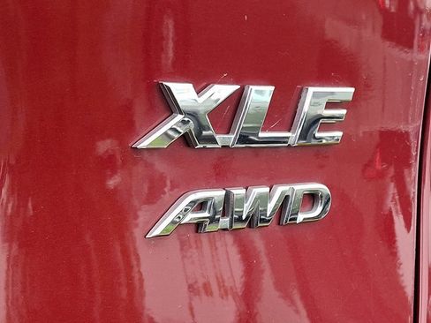 Used 2020 Toyota RAV4 XLE w/ All Weather Liner Package image 10