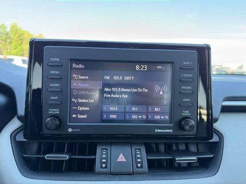 Used 2021 Toyota RAV4 XLE Premium AWD/4WD image 12