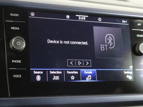 Used 2022 Volkswagen Taos SE image 35