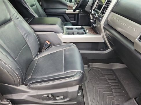 Used 2019 Ford F250 Lariat w/ Lariat Ultimate Package image 28