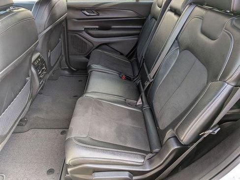 Certified 2024 Jeep Grand Cherokee L Laredo image 24