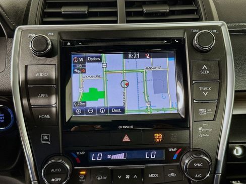 Used 2017 Toyota Camry XLE w/ Moonroof Package image 15