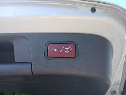Used 2018 Mercedes-Benz GLA 250 4MATIC image 13
