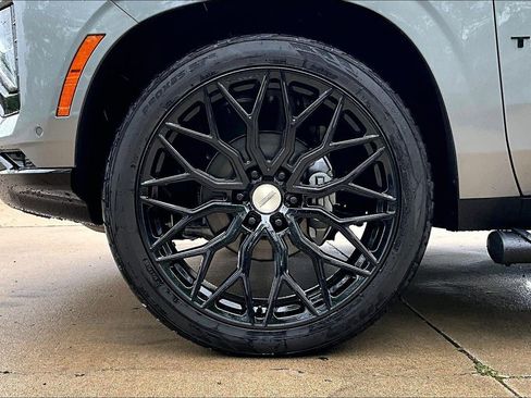 New 2026 Chevrolet Tahoe Z71 w/ Z71 Off-Road Package AWD/4WD image 9